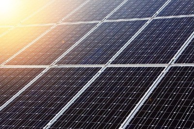 夕日と太陽光発電